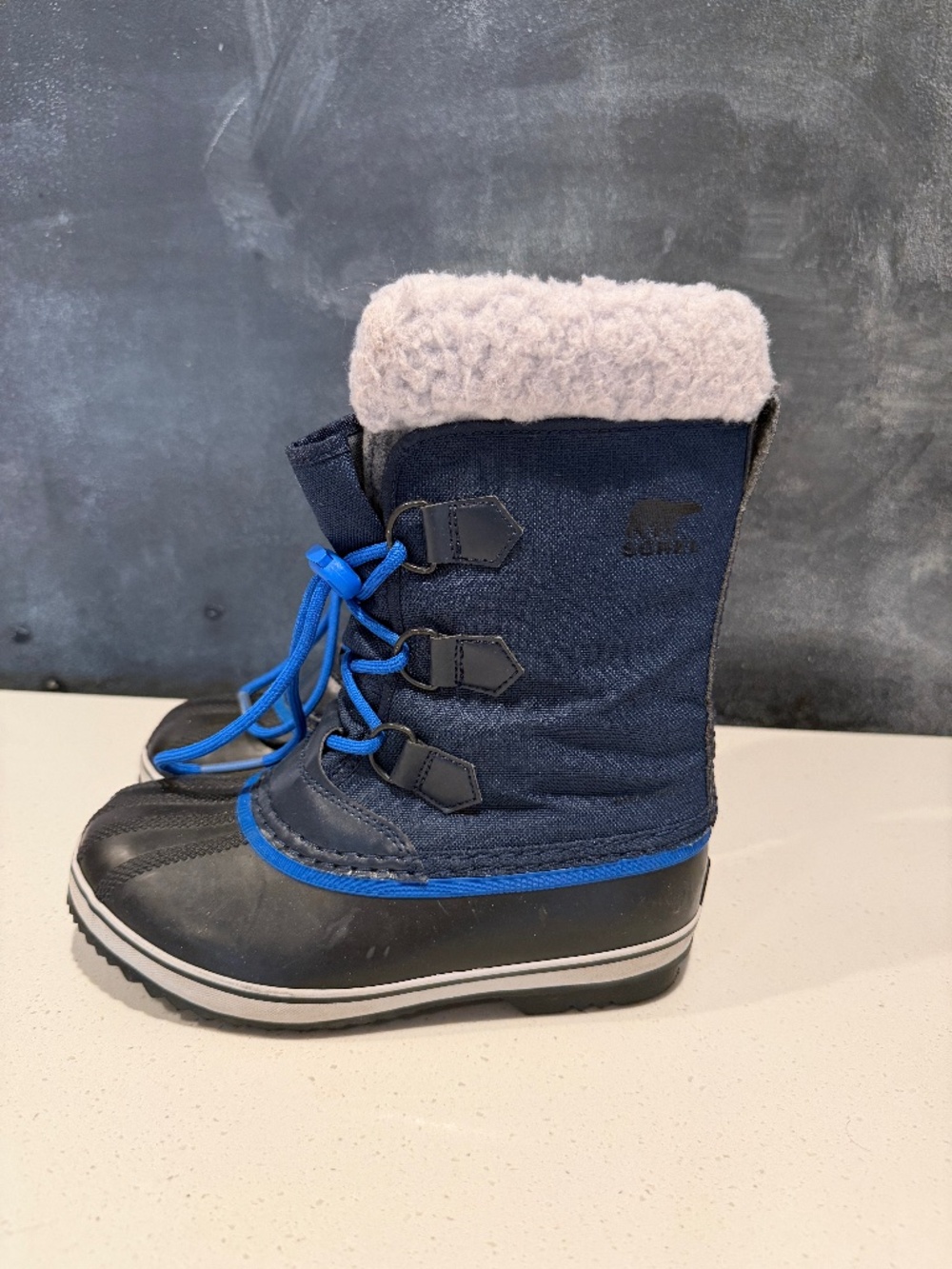 Sorel Kids Winter Snow Boot (kids size 3)